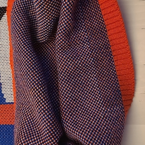 LIKE NEW VTG Pony Club Maximilist Black, Grey, Blue, Red Arrow Print Turtleneck - Picture 4 of 14